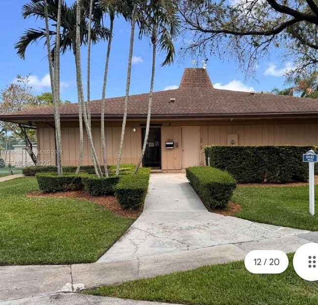 Building Photo - 10625 SW 112th Ave