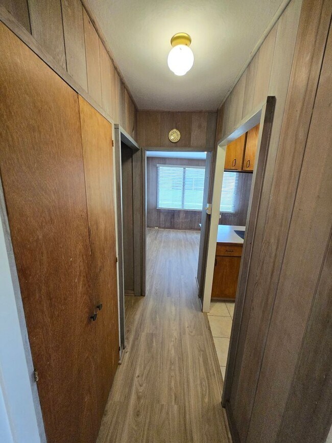 Building Photo - 5340 Uhiuhi St