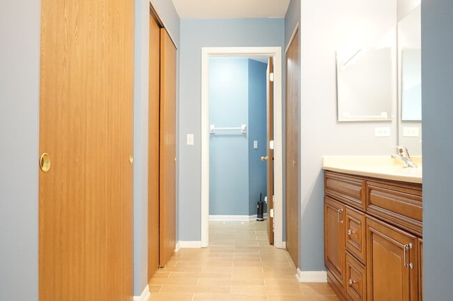 Building Photo - 172 Crescent Ln
