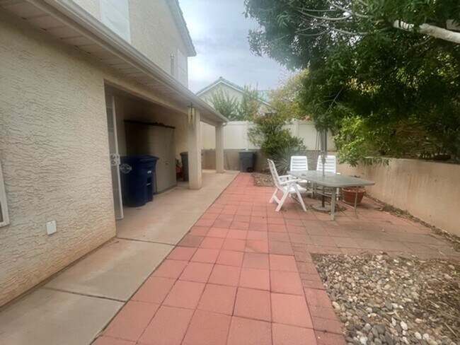 Building Photo - Furnished home available! Landscape maintenance included.