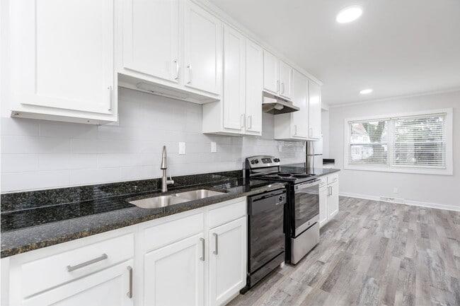 Building Photo - 4575 Olentangy River Rd