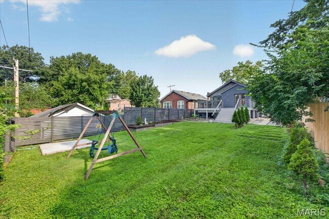 Building Photo - Richmond Heights Home!