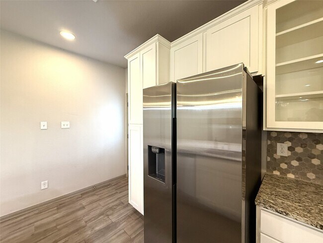 Building Photo - 7955 Fijian Cypress Dr