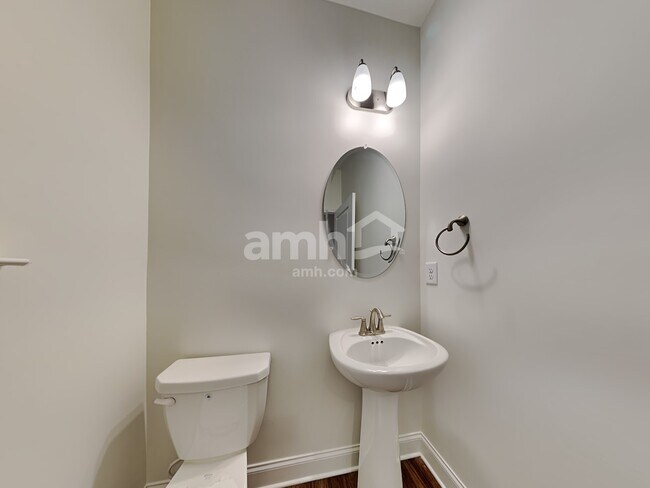 Building Photo - 5045 Hudson Vly Dr