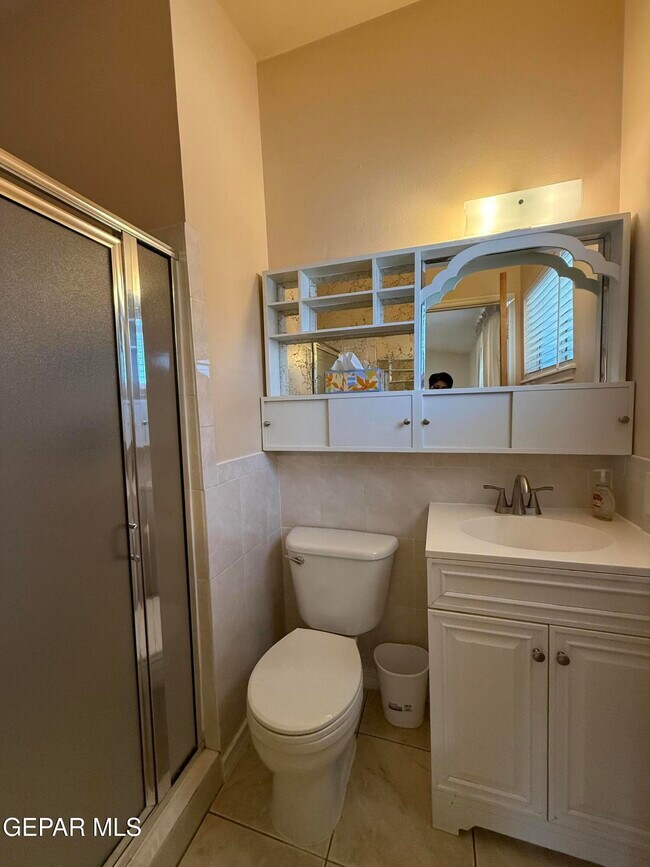 Building Photo - 10449 Chinaberry Dr