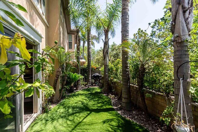 Building Photo - **YOU CAN HAVE IT ALL **MISSION VALLEY***2...