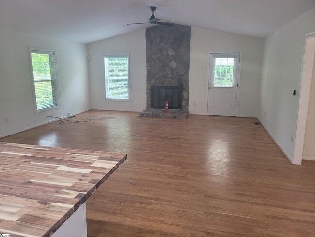 Building Photo - 100 Hunters Trail