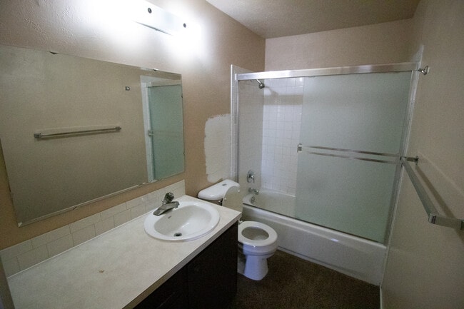 Building Photo - 889 NW 4th Ave