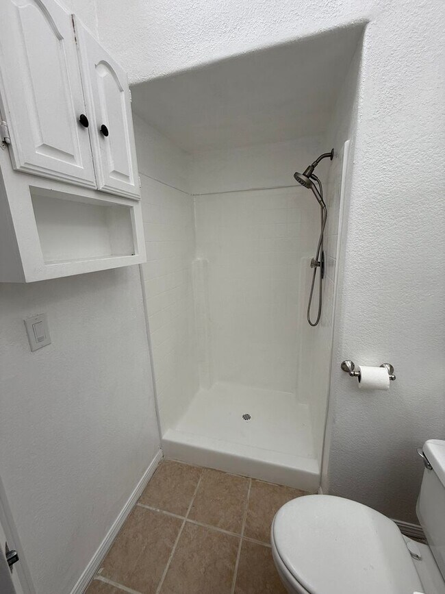 Building Photo - Upper Condo in Heart of North Park