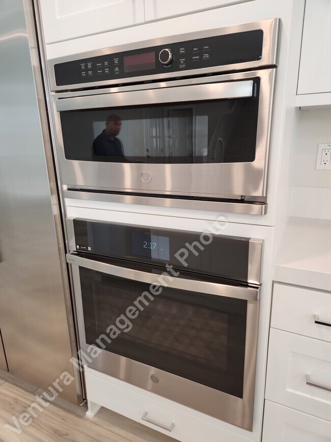 Building Photo - 3020 Harrison Ln