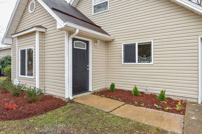 Building Photo - Completely Updated & Ready 07-08-26!! 1-Car Attached Garage! Pet Friendly!