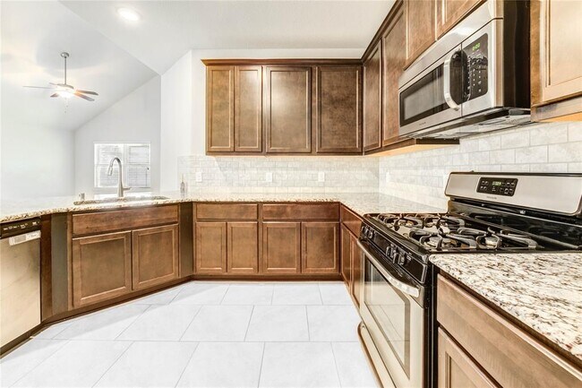 Building Photo - 23815 Rivage Ridge Dr