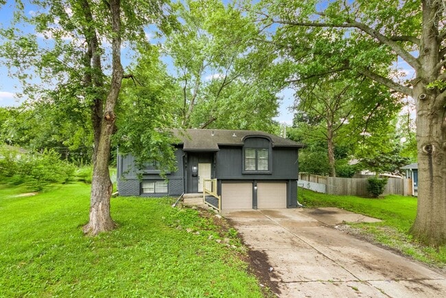 Building Photo - Spacious 4-Bed / 2-Bath Home – Grandview, MO