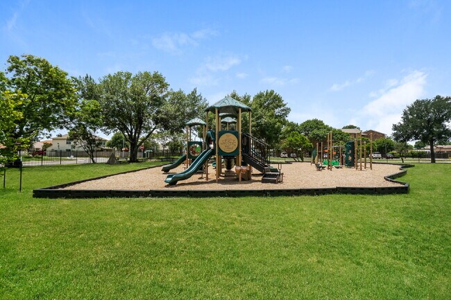 Building Photo - "Charming 3-Bedroom San Antonio Home with Cozy Fireplaces & Ample Storage!"