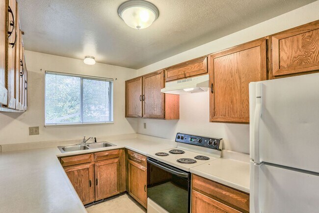 Building Photo - 836 Winchester Dr