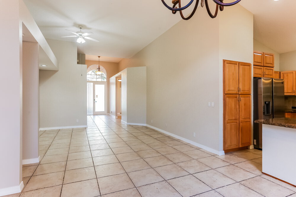 Building Photo - 12020 Glenmore Dr