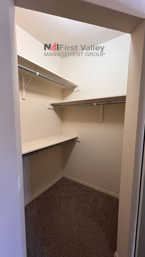 Building Photo - 2 Bedrooms, 2 Baths