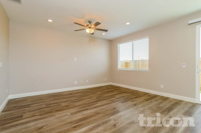 Building Photo - 2061 Comstock Ln