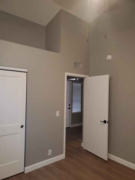 Building Photo - 6036 W Mescal St