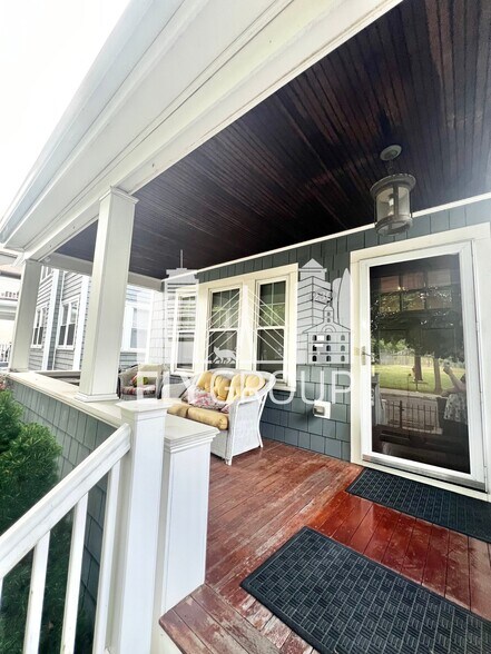 Building Photo - 230 Lake St