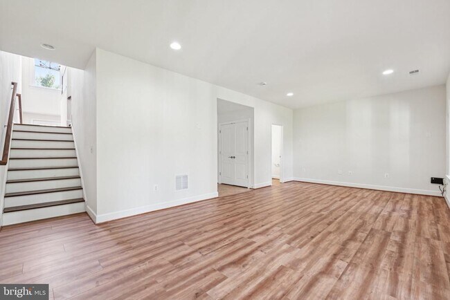 Building Photo - 10290 Greenspire Dr