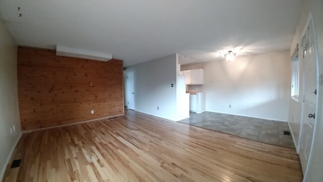 Building Photo - MOVE IN READY!! 2-Bedroom Boulder Condo