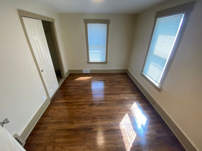 Building Photo - 3 Bed 1 Bath House for Rent