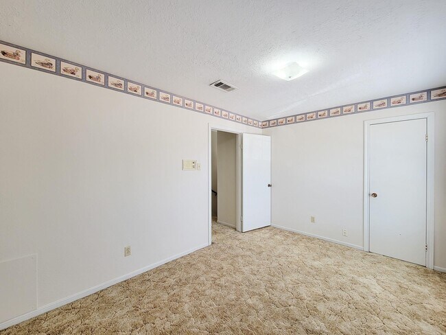 Building Photo - 1815 Country Village Blvd