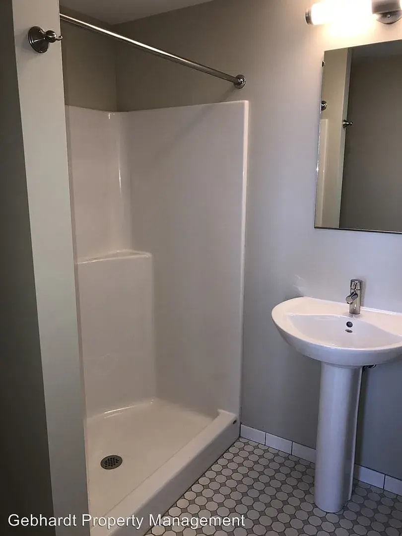 Building Photo - 3 Pleasant Ave