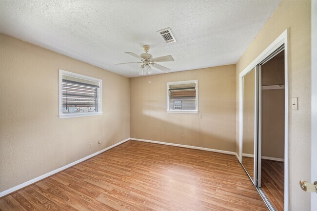 Building Photo - 7102 Terrasso Dr