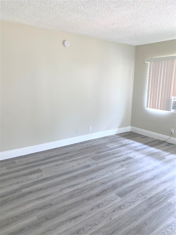 Building Photo - 850 S Rosemead Blvd