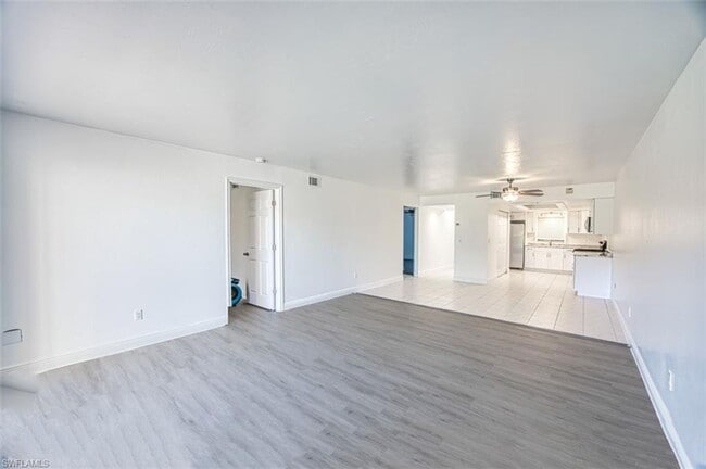 Building Photo - Newly renovated 2 bedroom 2 bathroom 1st f...