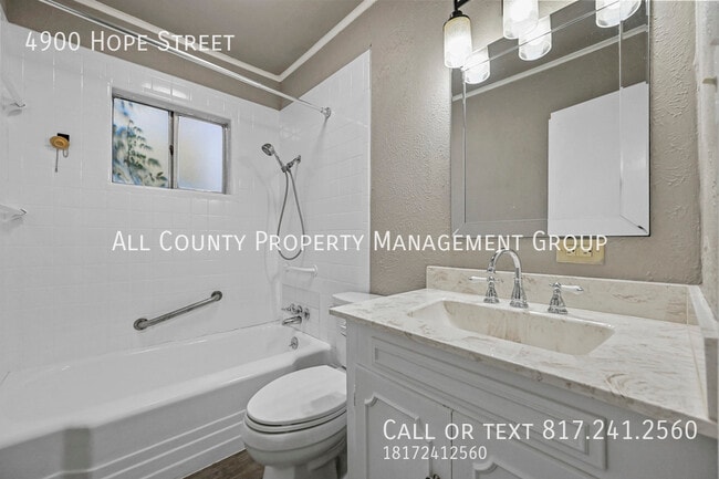 Building Photo - 4900 Hope St