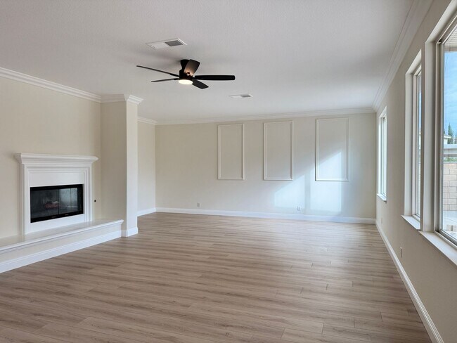 Building Photo - Spacious 6-Bedroom Estate in the Heart of Eastvale