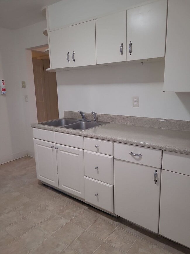 Building Photo - Ephrata House with Full Basement
