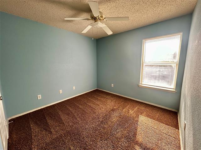 Building Photo - 909 Meadowlark Dr