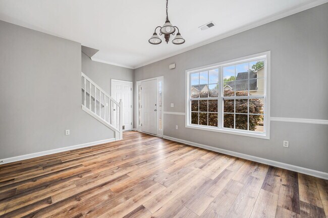 Building Photo - 82 Brookvalley Ct W