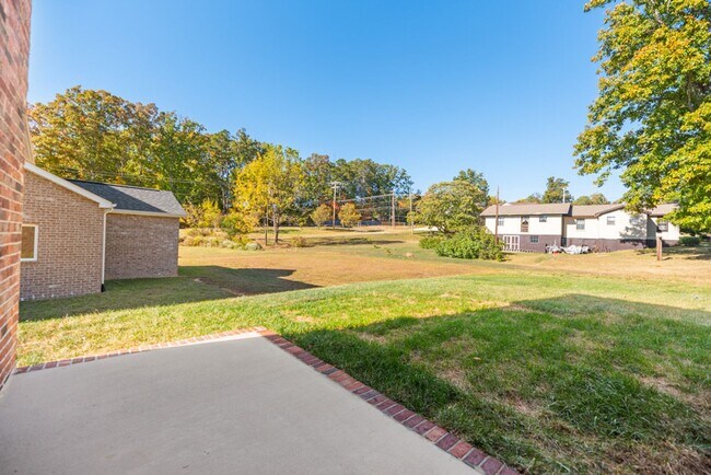 Building Photo - Spacious Home with Loft & 2-Car Garage in Prime Location in Hardin Valley school district!