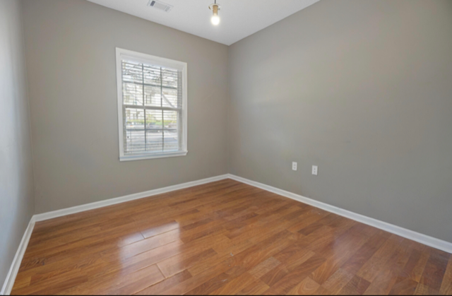 Building Photo - 202 McKenna Cir
