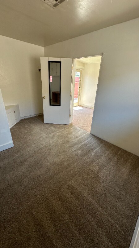 Building Photo - 4640 Clairemont Dr