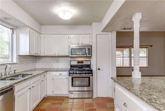Building Photo - 4200 Everest Ln