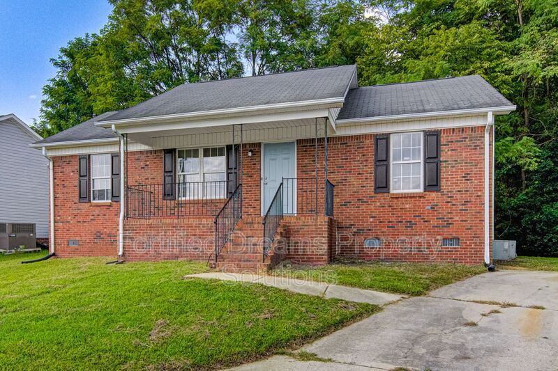 Building Photo - 1904 Blair-Khazan Dr