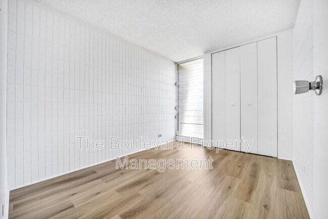 Building Photo - 5055 Likini St