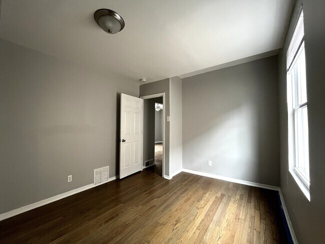 Building Photo - 1801 N Lotus Ave