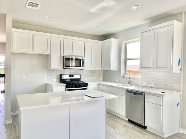 Building Photo - 2929 Sage Ranch Dr