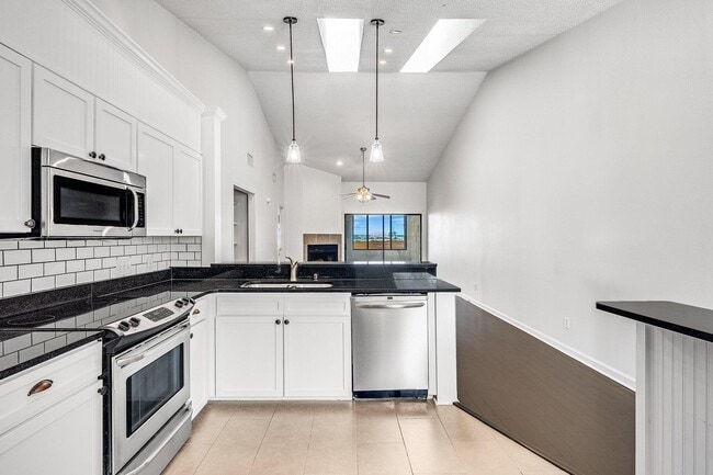 Building Photo - 8983 Heron Walk Dr