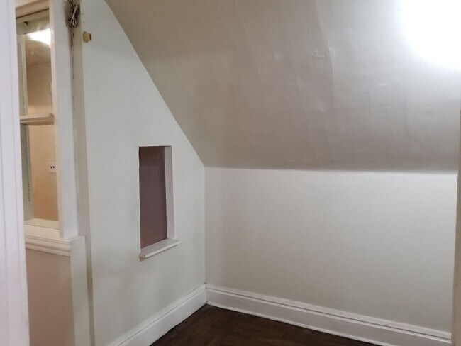 Building Photo - 1238 Garvin Pl