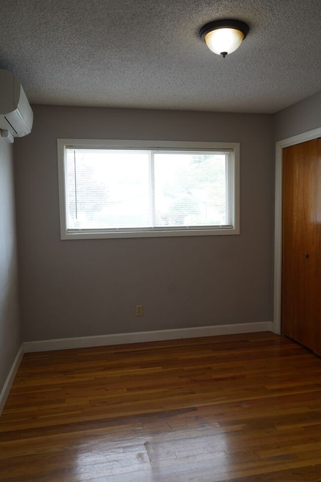 Building Photo - 5809 NE 91st Ave