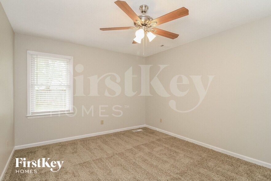 Building Photo - 324 Century Blvd