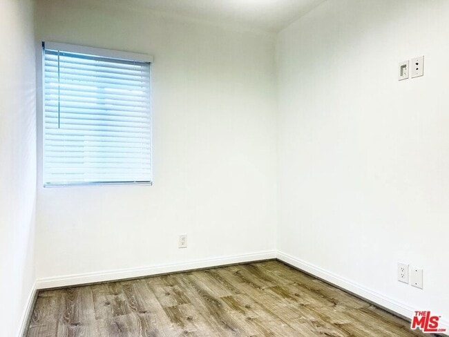 Building Photo - 451 Ivy St